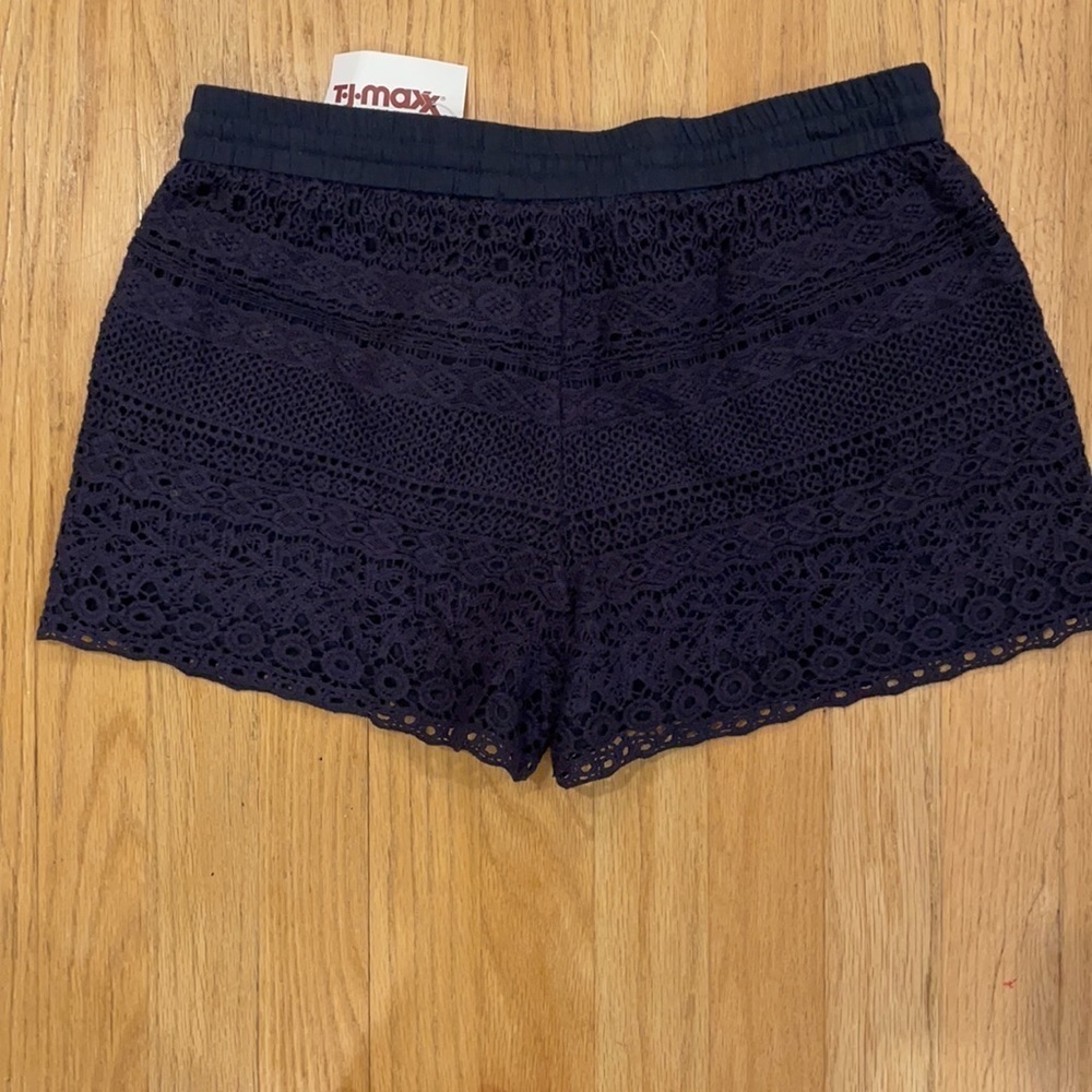 NWT Navy crochet shorts - Picture 3 of 3